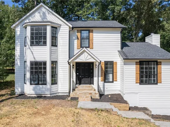 557 Old Friar Tuck Ln, Stone Mountain, GA 30087