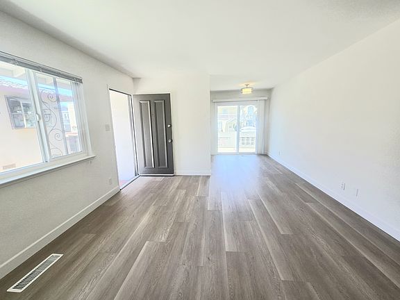 5th image of 910 Academy Ave #910
