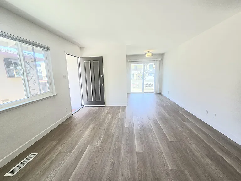 910 Academy Ave #910 — Photo 5