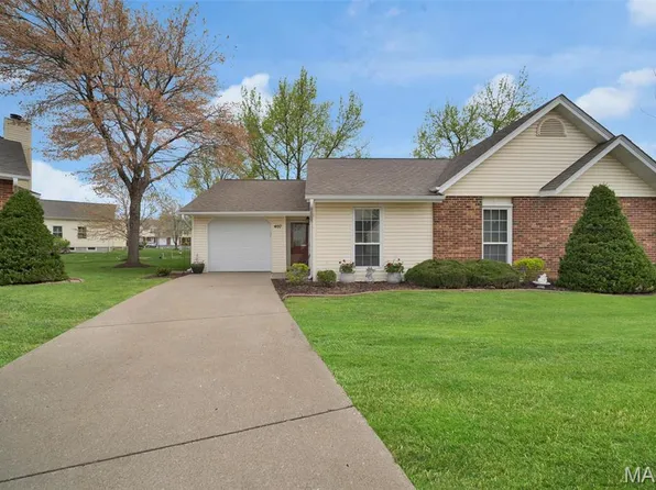 407 Cambridge Pl #A, Saint Peters, MO 63376