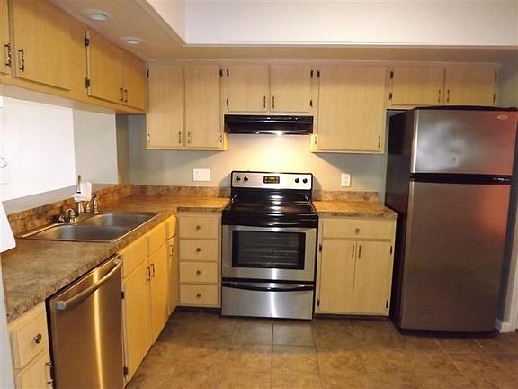 5th image of 1530 Fairfax Dr
