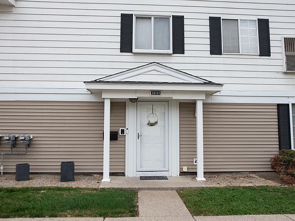 2nd image of 38141 Sherwood St