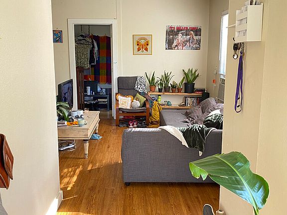3rd image of 322 Moore St #322
