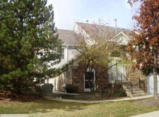 370 Satinwood Ct N, Buffalo Grove, IL 60089