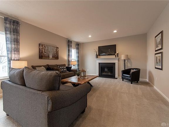 5th image of 986 Brant Pl