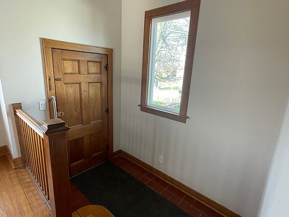 2nd image of 211 Waltham St