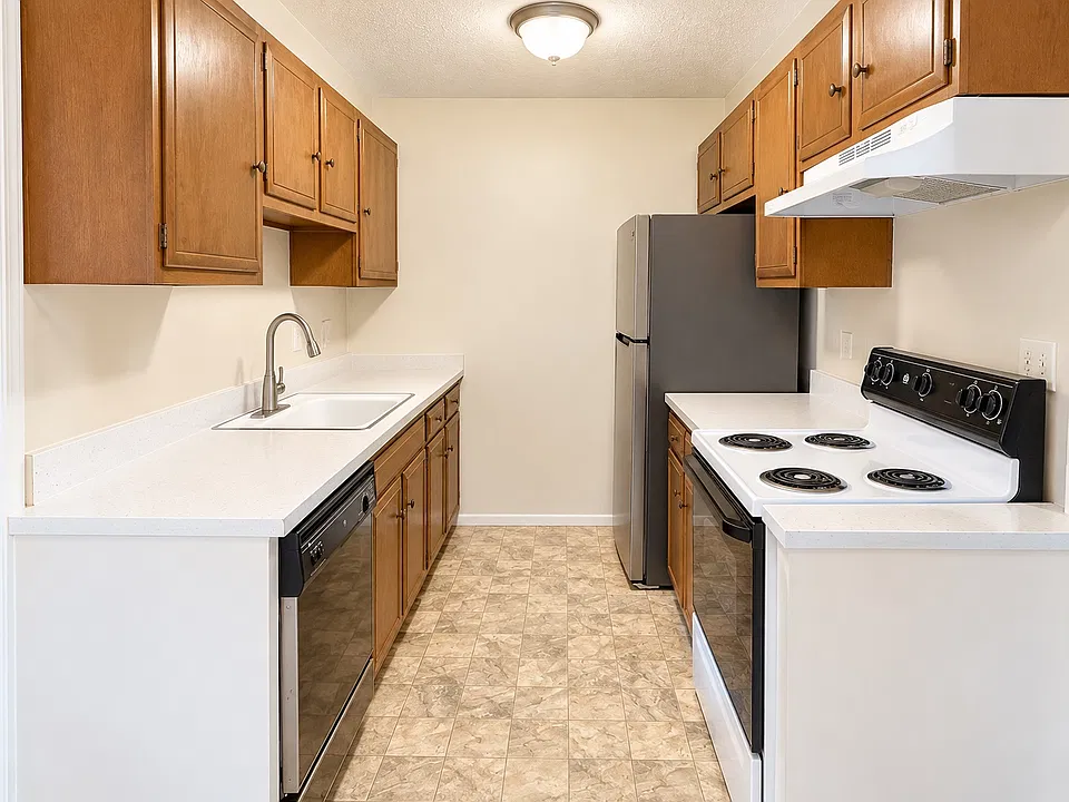 15300 Maple Park Dr #18