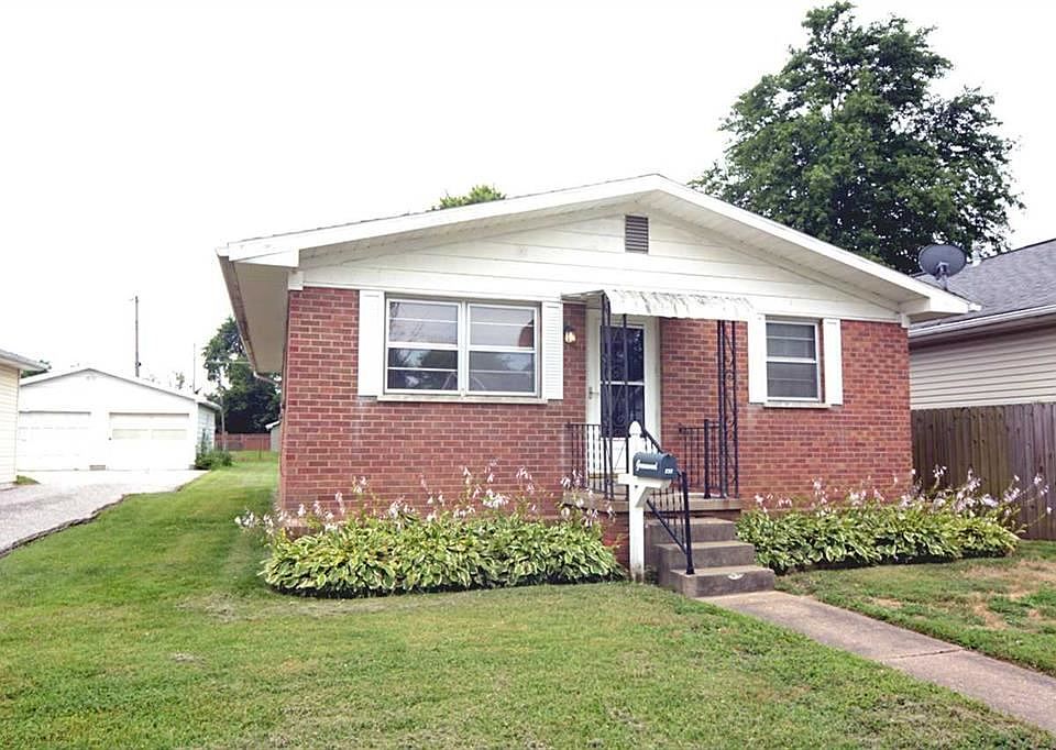 1st image of 833 E Parkland Ave