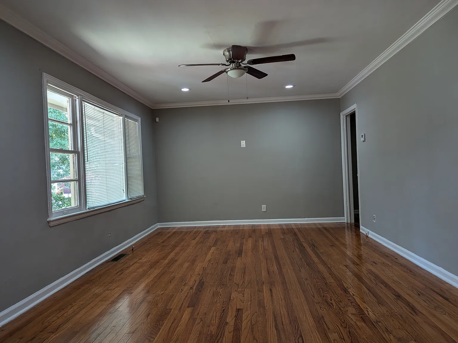 1851 Rockland Dr SE — Photo 2