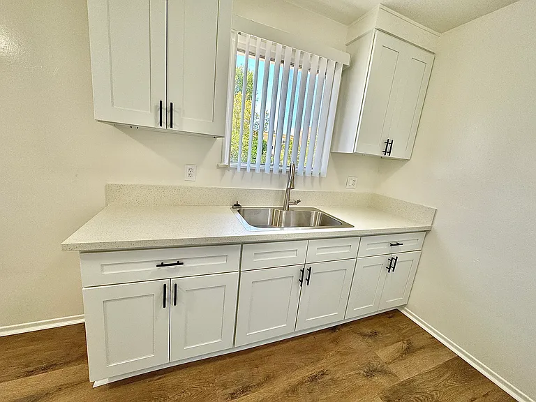 6743 Haskell Ave #6 — Photo 6