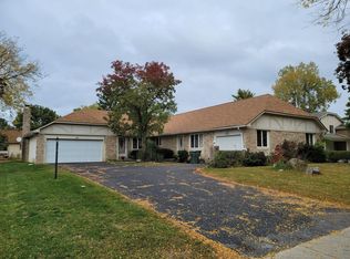 1866-1868 Fontenay Ct, Columbus, OH 43235