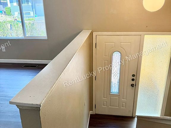 2nd image of 2525 S 302nd Pl