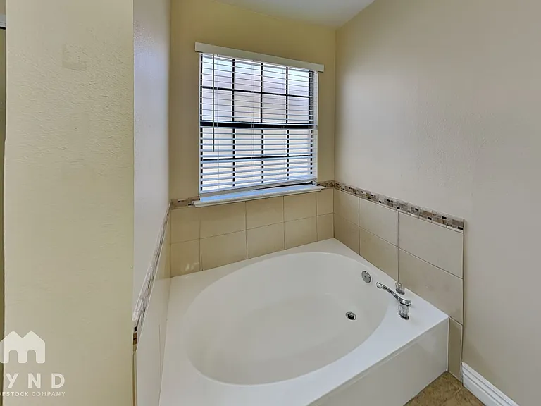 609 Spyglass Ln — Photo 11