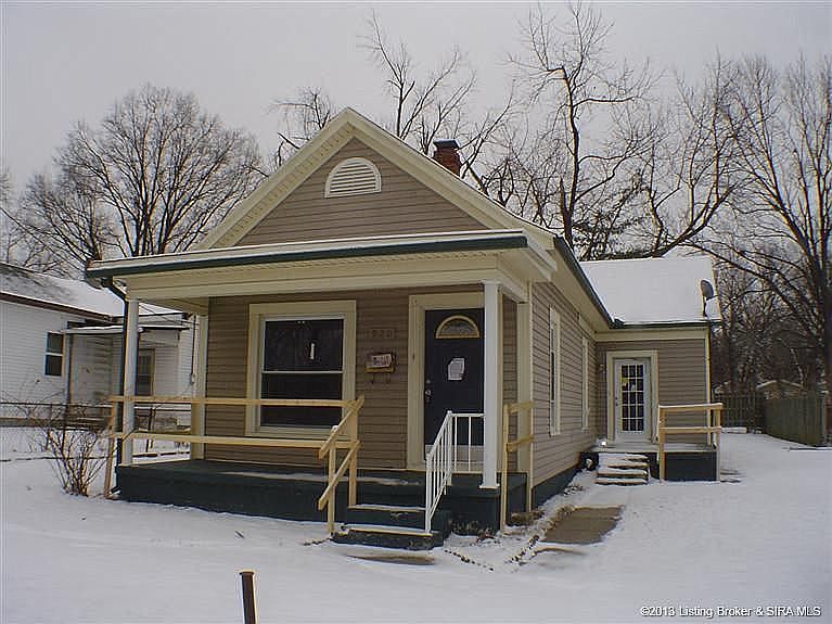 1st image of 920 E 8th St