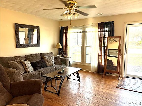 4th image of 773 Crawford Cir