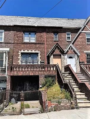 1st image of 2452 32nd St