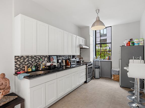 5th image of 795 Flushing Ave #2B