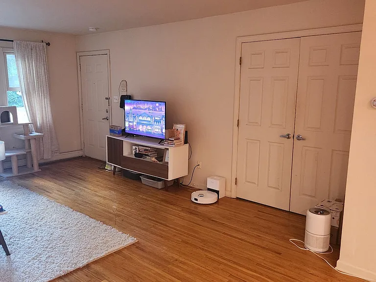 14 Seymour St #2 — Photo 4