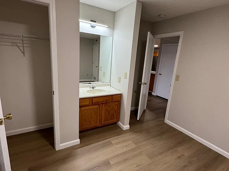 Oak Point — Photo 10