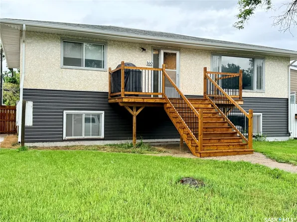 160 3rd Avenue SE, Swift Current, SK S9H 3K4