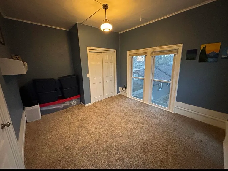 112 S Stewart Ave — Photo 7