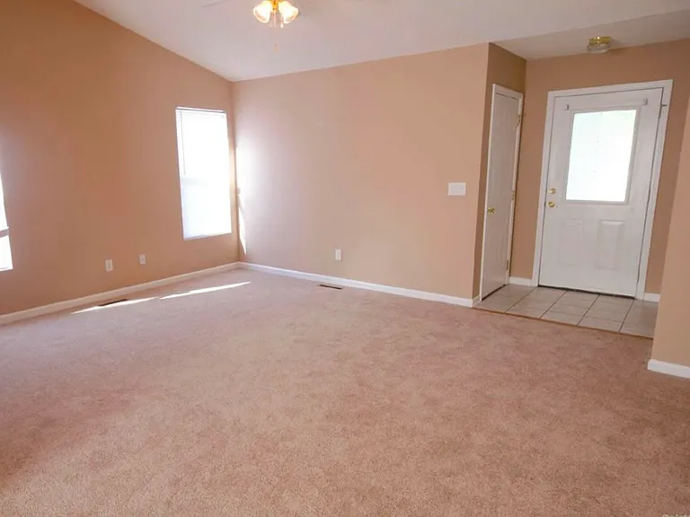4225 Whitfield Rd — Photo 2