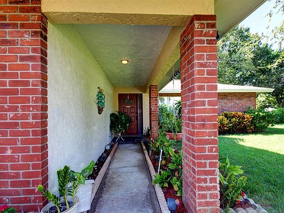 3rd image of 2599 Bramblewood Dr W