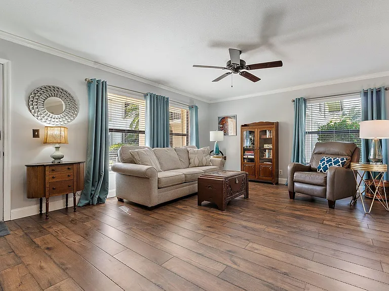 671 SW South River Dr #105 — Photo 6
