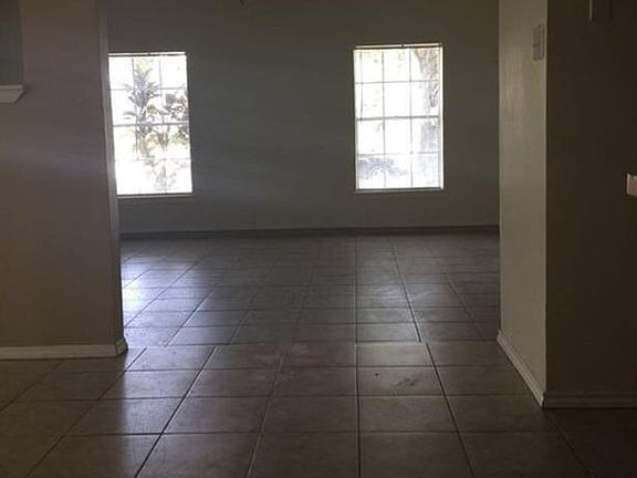 4th image of 113 Camellia Ave
