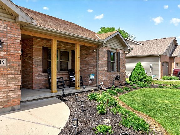 3rd image of 7519 Martha Ct