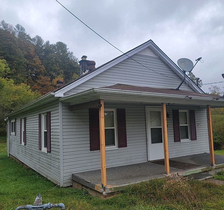 2nd image of 136 Ellen Ave