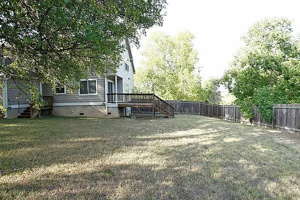 1719 Sylvan Drive - B — Photo 3