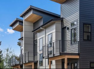 2548 SW Yew Ave #102, Redmond, OR 97756