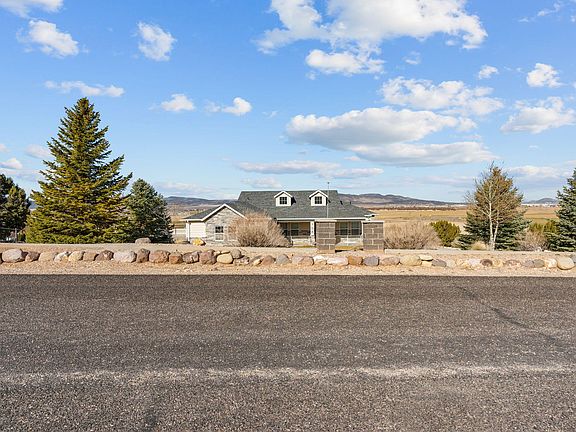 3rd image of 758 S Panorama Dr
