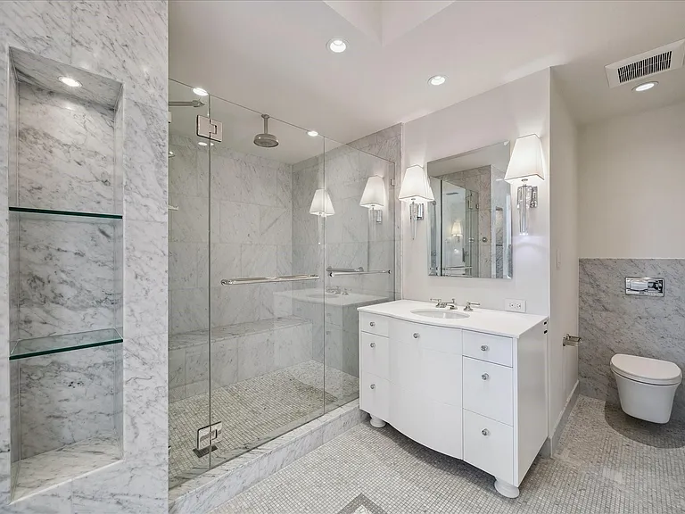 121 N Post Oak Ln #706 — Photo 16