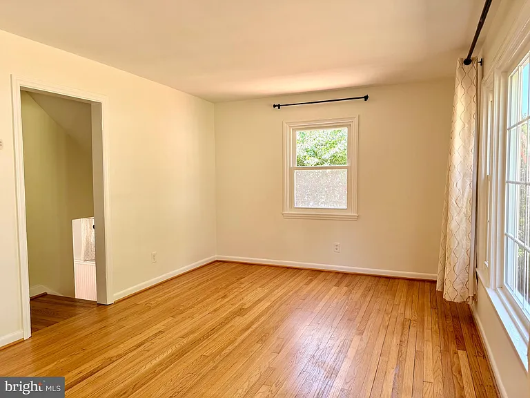 3001 S Grant St — Photo 4