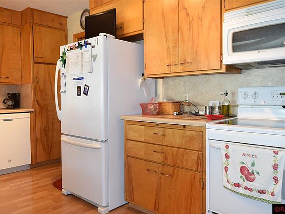 5th image of 627 1st Ave NW