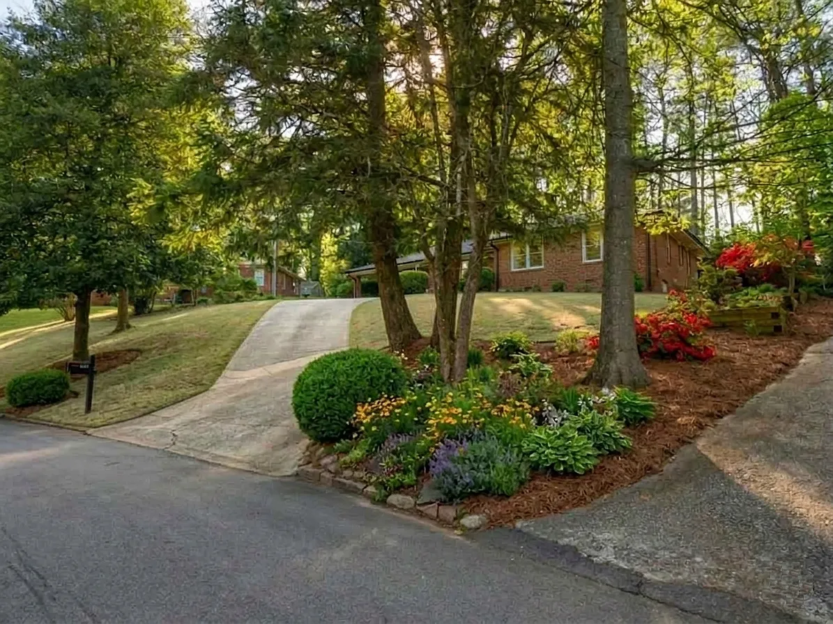 4 bed, 2100 sqft, $4,500 — Photo 3