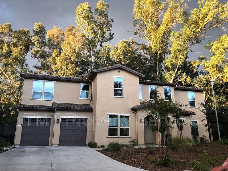 1st image of 2839 Sevilla Ln