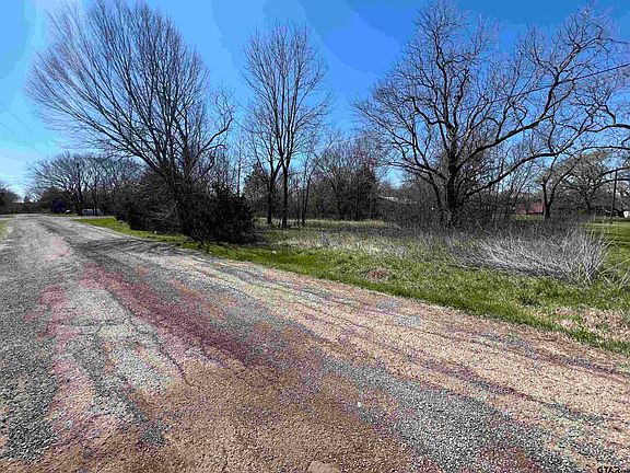 3rd image of 185 County Road 4320