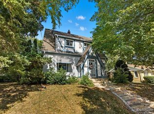 1125 W 12th St, Cedar Falls, IA 50613