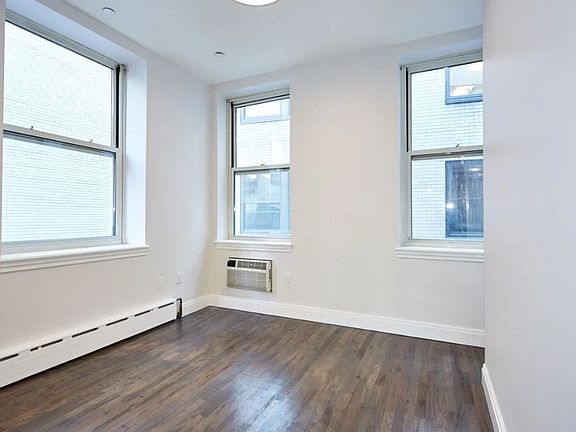 4th image of 45 Beekman St APT 4s