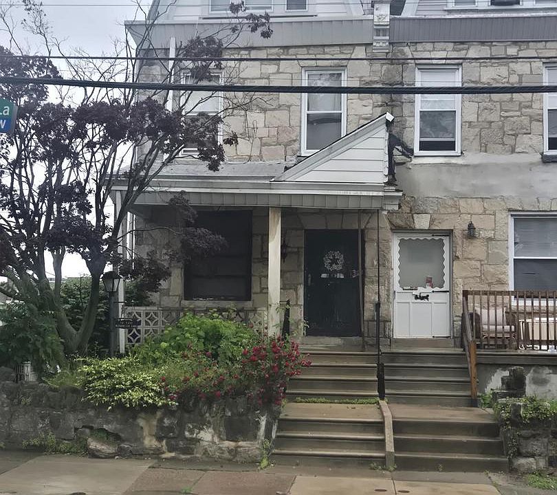 1st image of 54 E Washington Ln