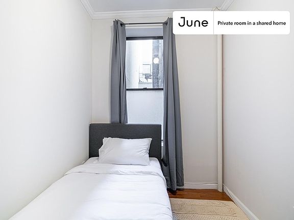 3rd image of 133 Avenue D #C