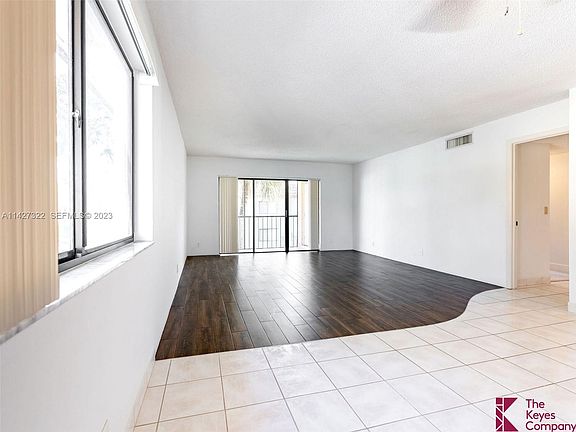 4th image of 357 Lakeview Dr APT 201