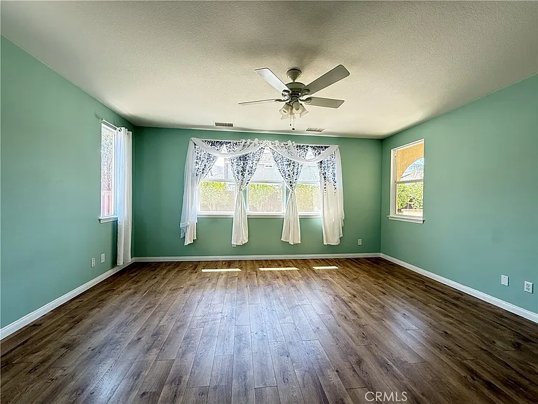 27949 Breakwater Ct — Photo 9