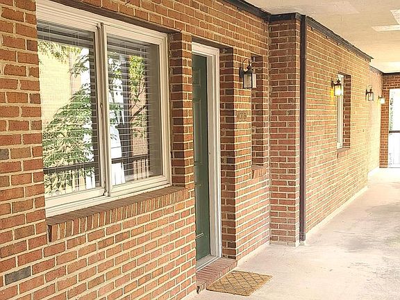 2nd image of 1107 N Taylor St #B
