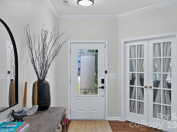 3rd image of 1845 Caprington Dr
