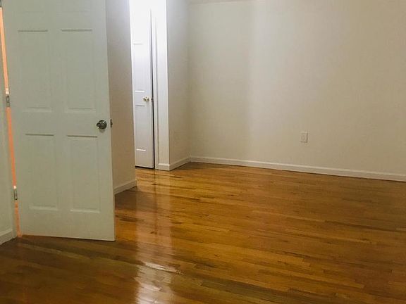 5th image of 16115 N Conduit Ave #2