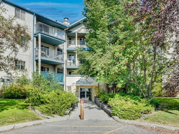 21 W Dover Point SE #203, Calgary, AB T2B 3K4